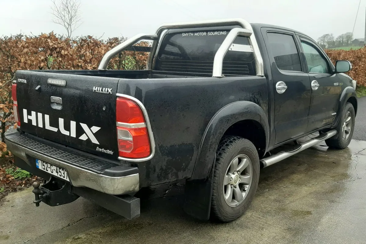 Toyota Hilux 3.0 Invincible X NEW CHASSIS - Image 2