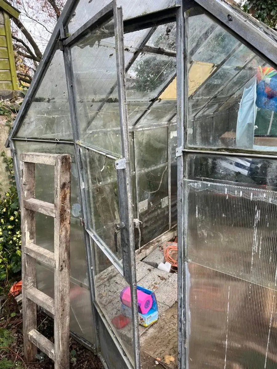 Glass Greenhouse - Image 3