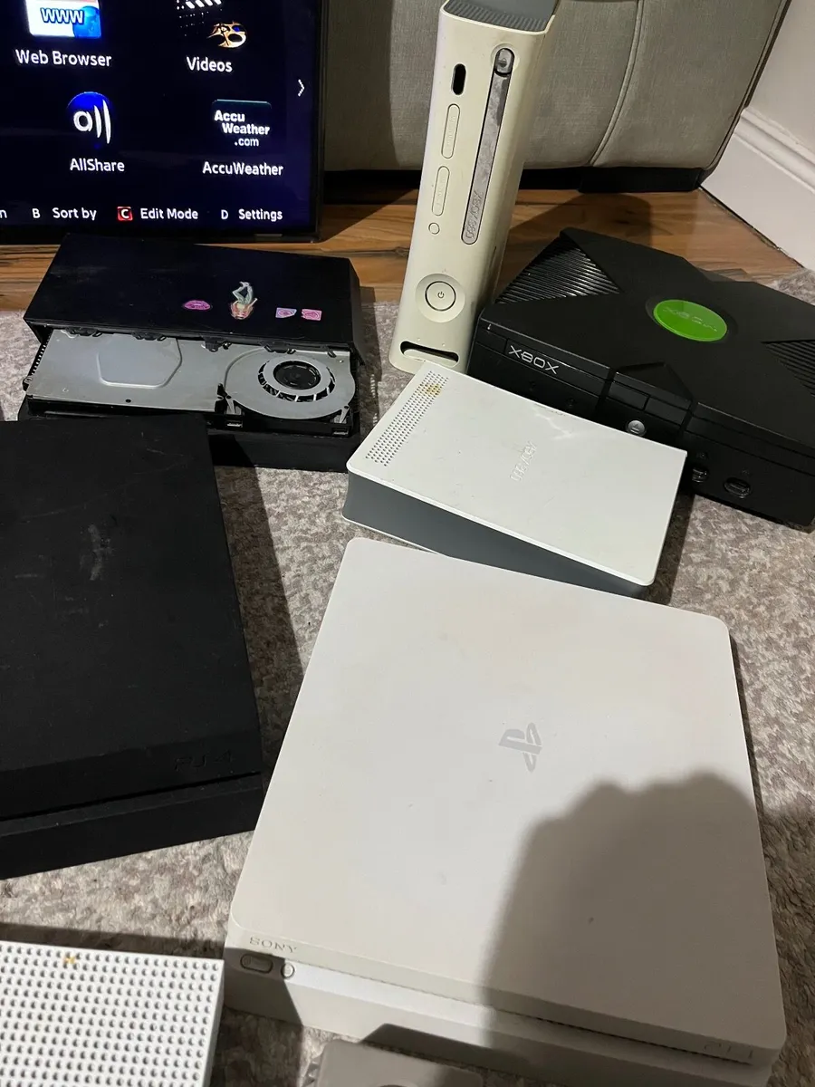 🎮 JobLot Consoles,Controllers and TV (For Parts) - Image 1
