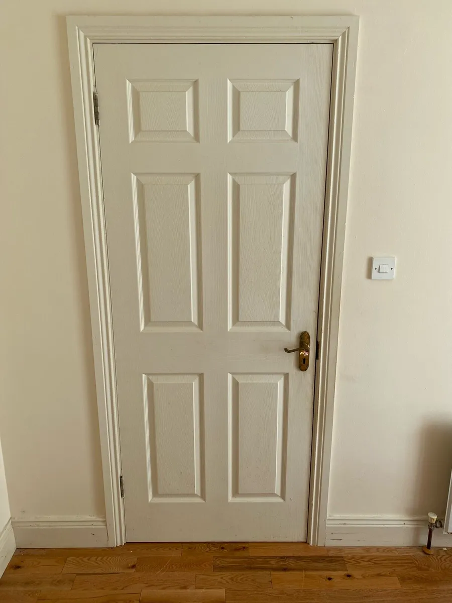 Selection of internal doors - Image 3