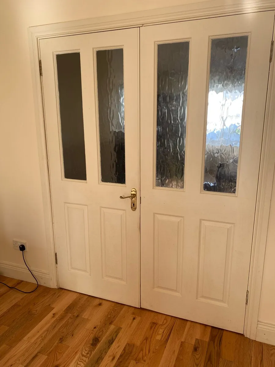 Selection of internal doors - Image 4