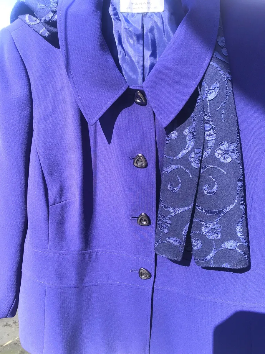 Elie Tahari cropped jacket - Image 3