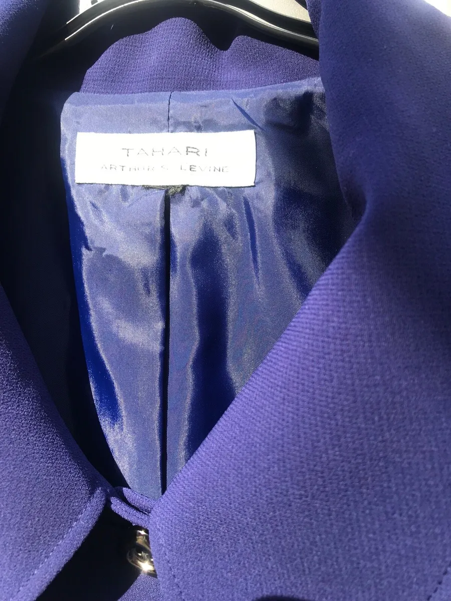 Elie Tahari cropped jacket - Image 2