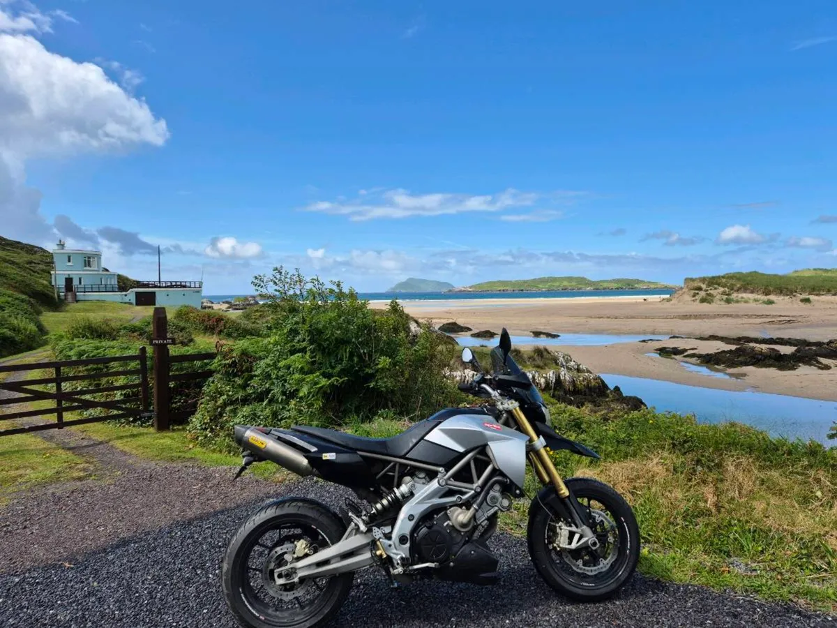 2010 Aprilia Dorsoduro 750 SM Supermoto - Image 2