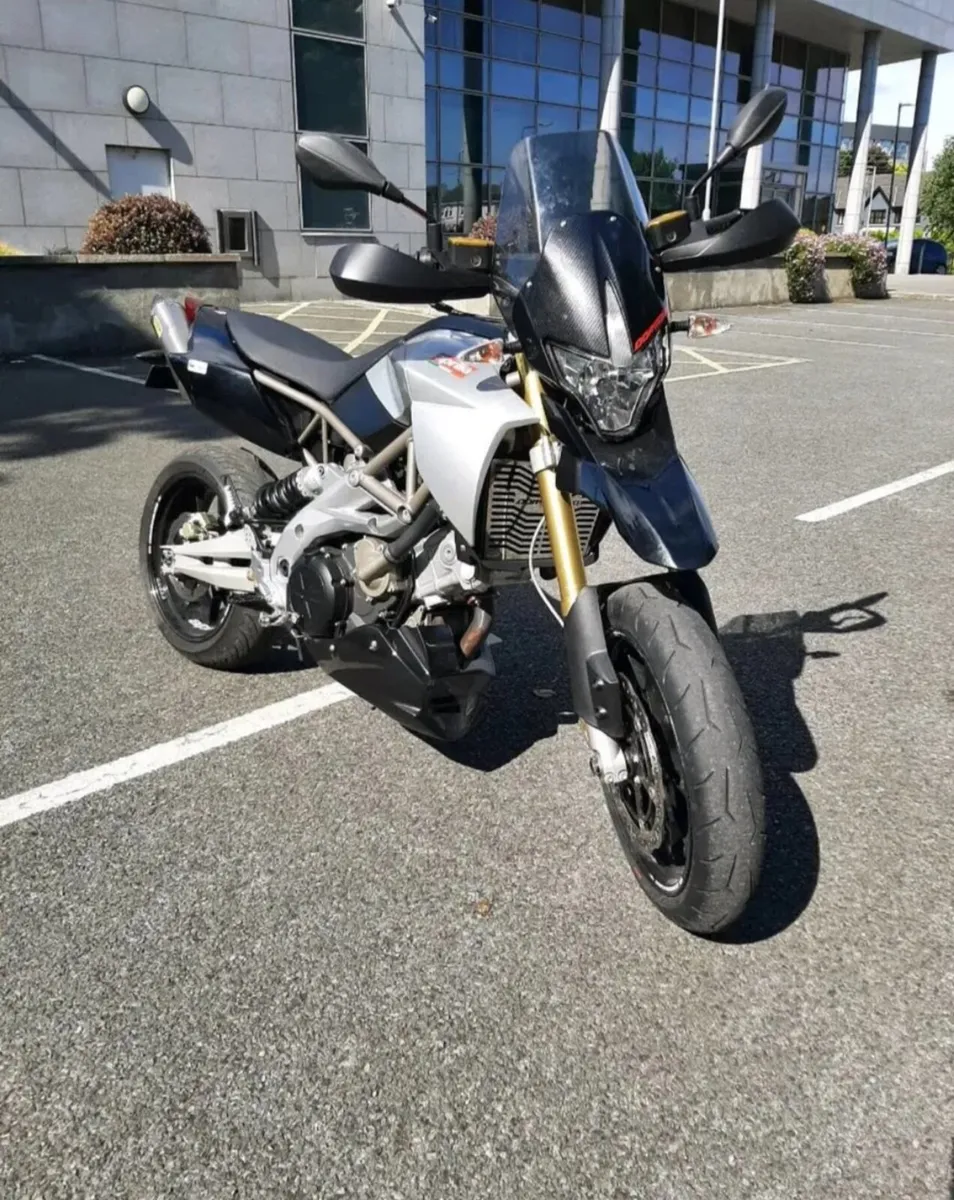 2010 Aprilia Dorsoduro 750 SM Supermoto - Image 4