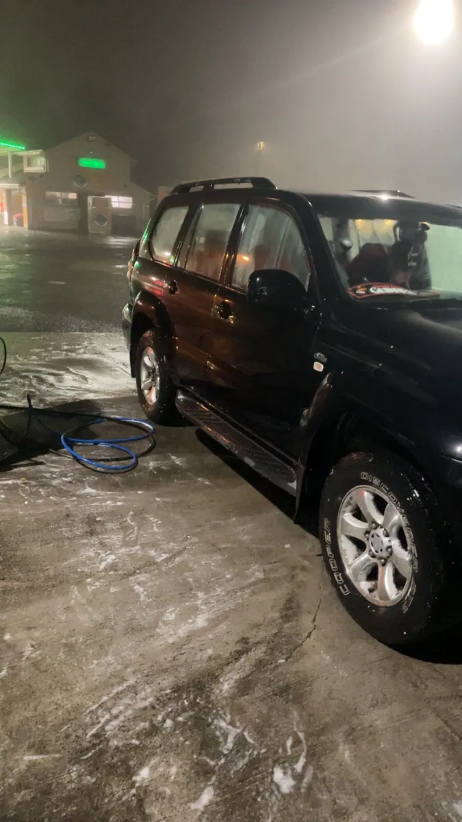 Toyota Land Cruiser - Image 3