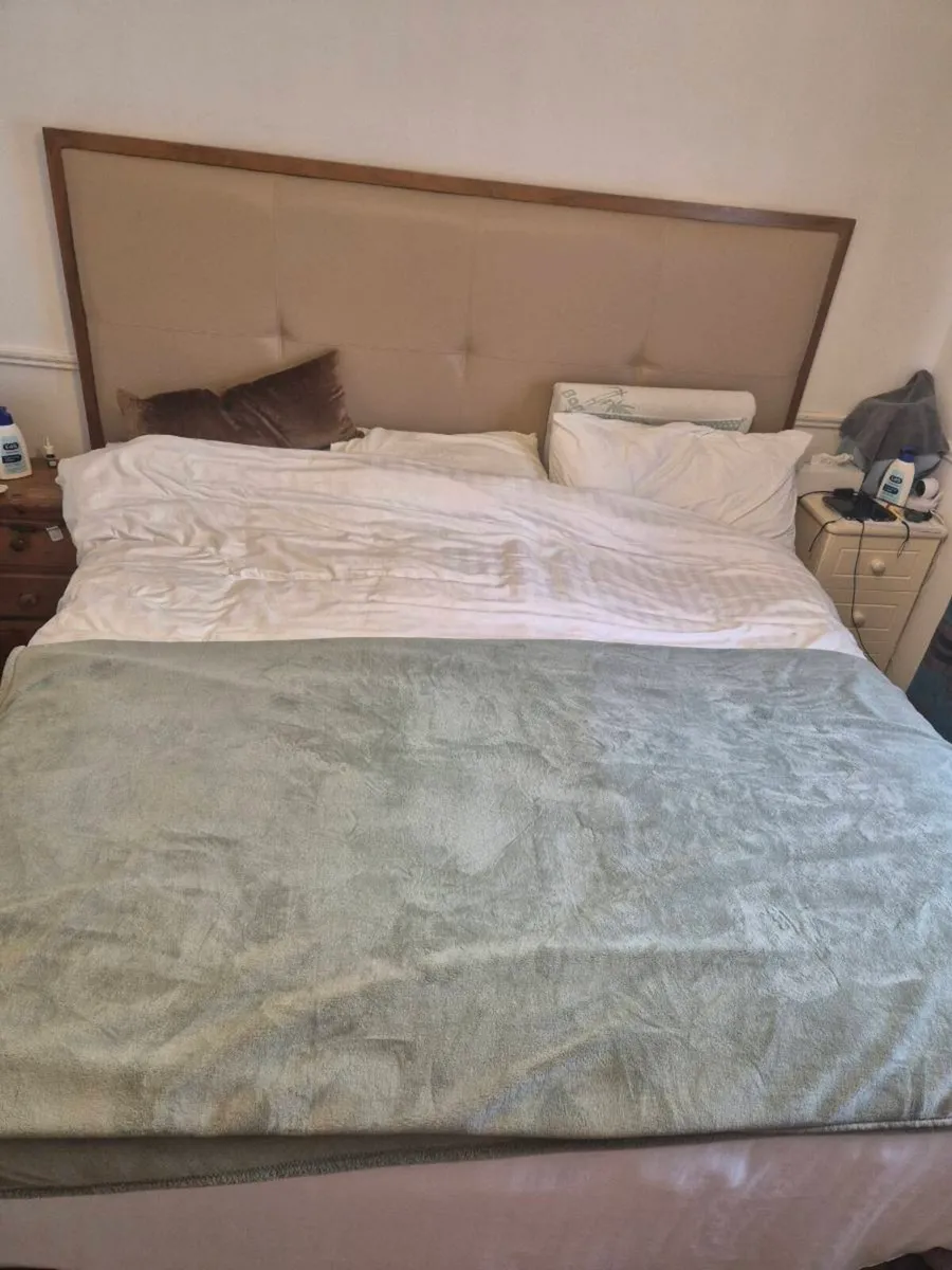 Super king size bed - Image 1