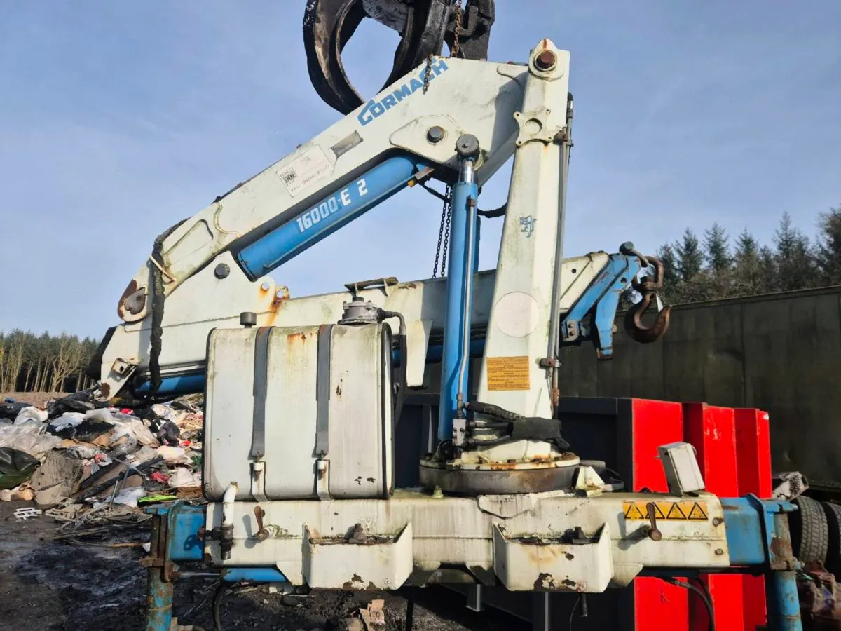 Truck crane - Image 1