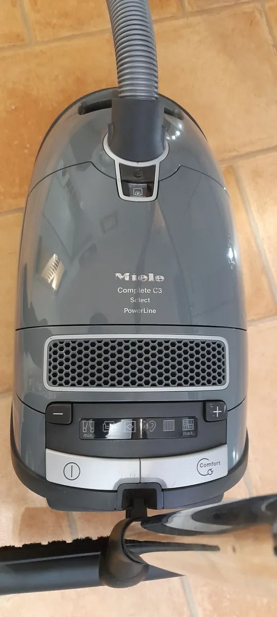 Miele vacuum cleaner - Image 3