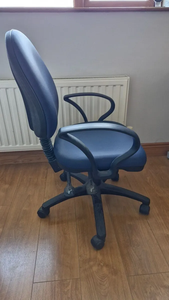 Office  chair - Image 4