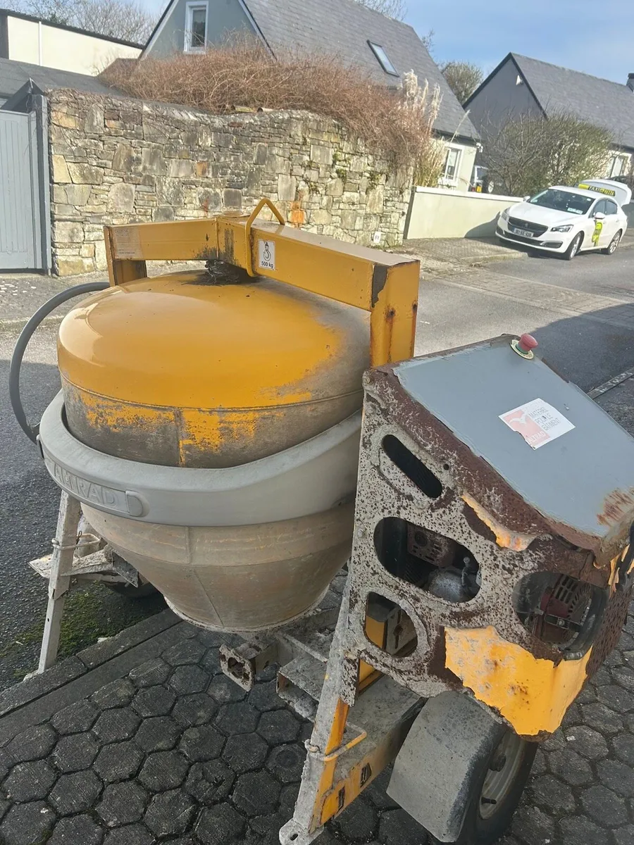 Cement mixer and boulders trailer with mesh sides - Image 4
