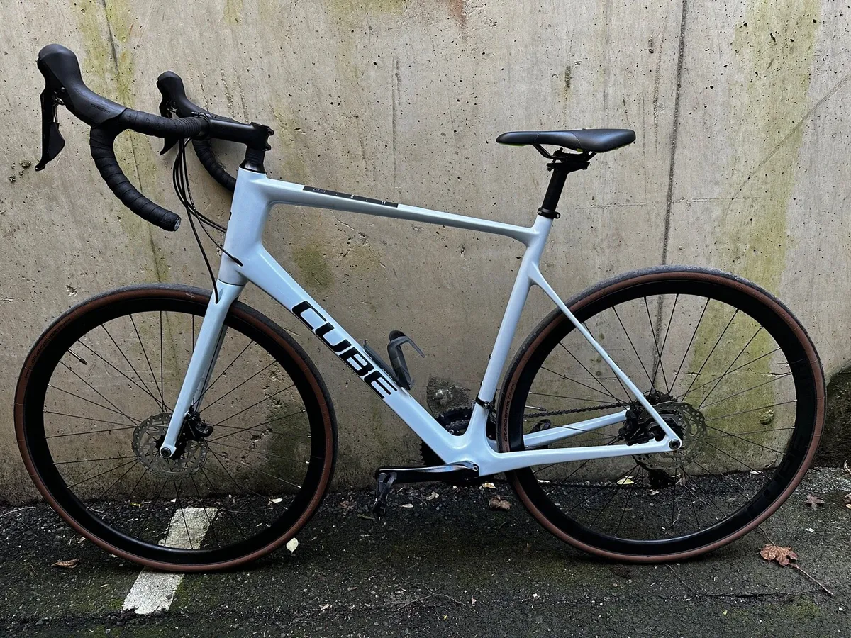 Road bike - Image 1