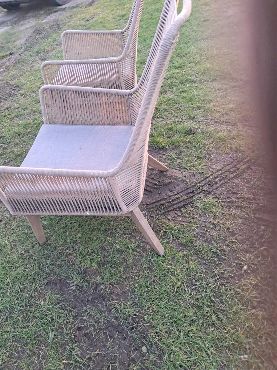 2 lg outdoor living armchairs - Image 3