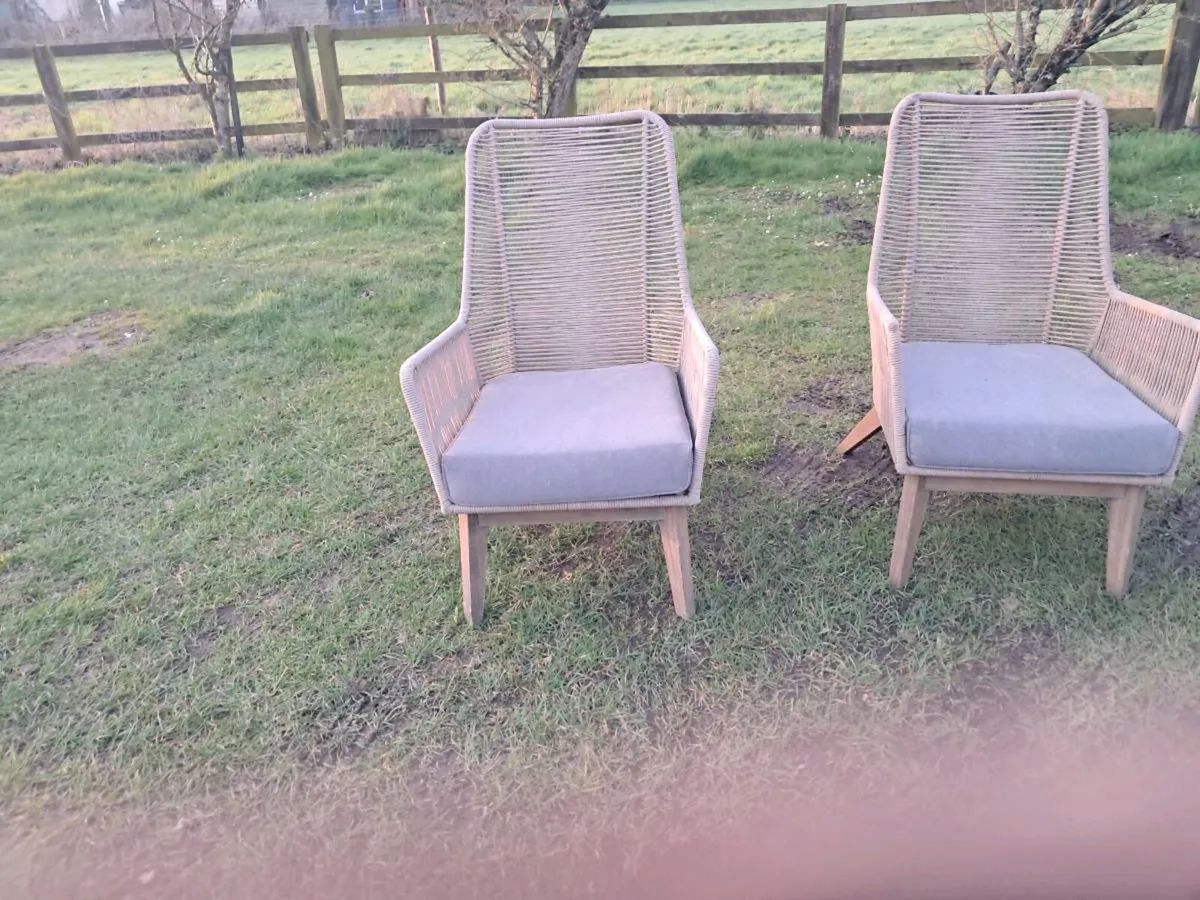 2 lg outdoor living armchairs - Image 2
