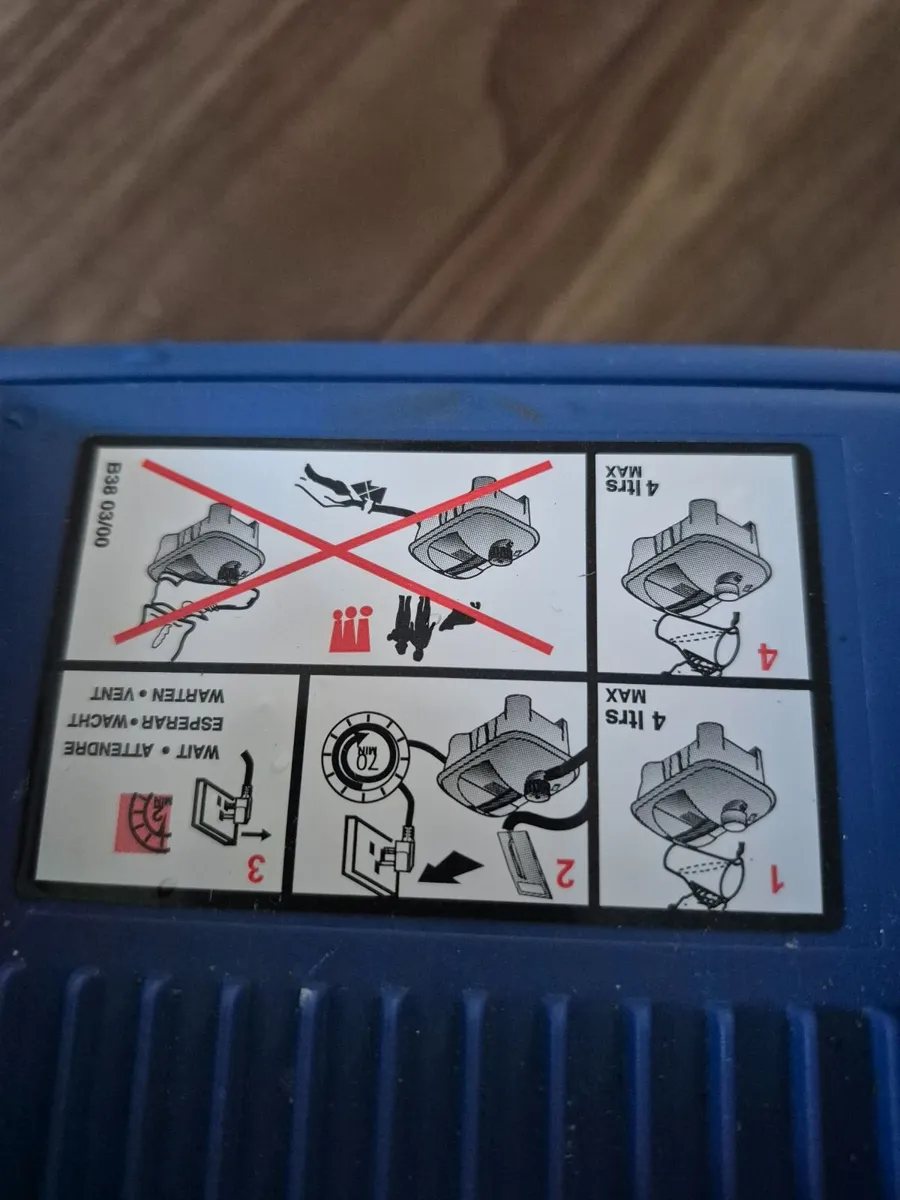 Electric steam wallpaper stripper - Image 4