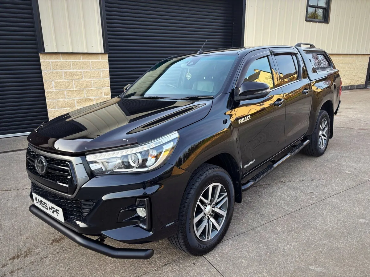 LATE 2019 TOYOTA HILUX 2.4 D4D INVINCIBLE X AUTO - Image 2