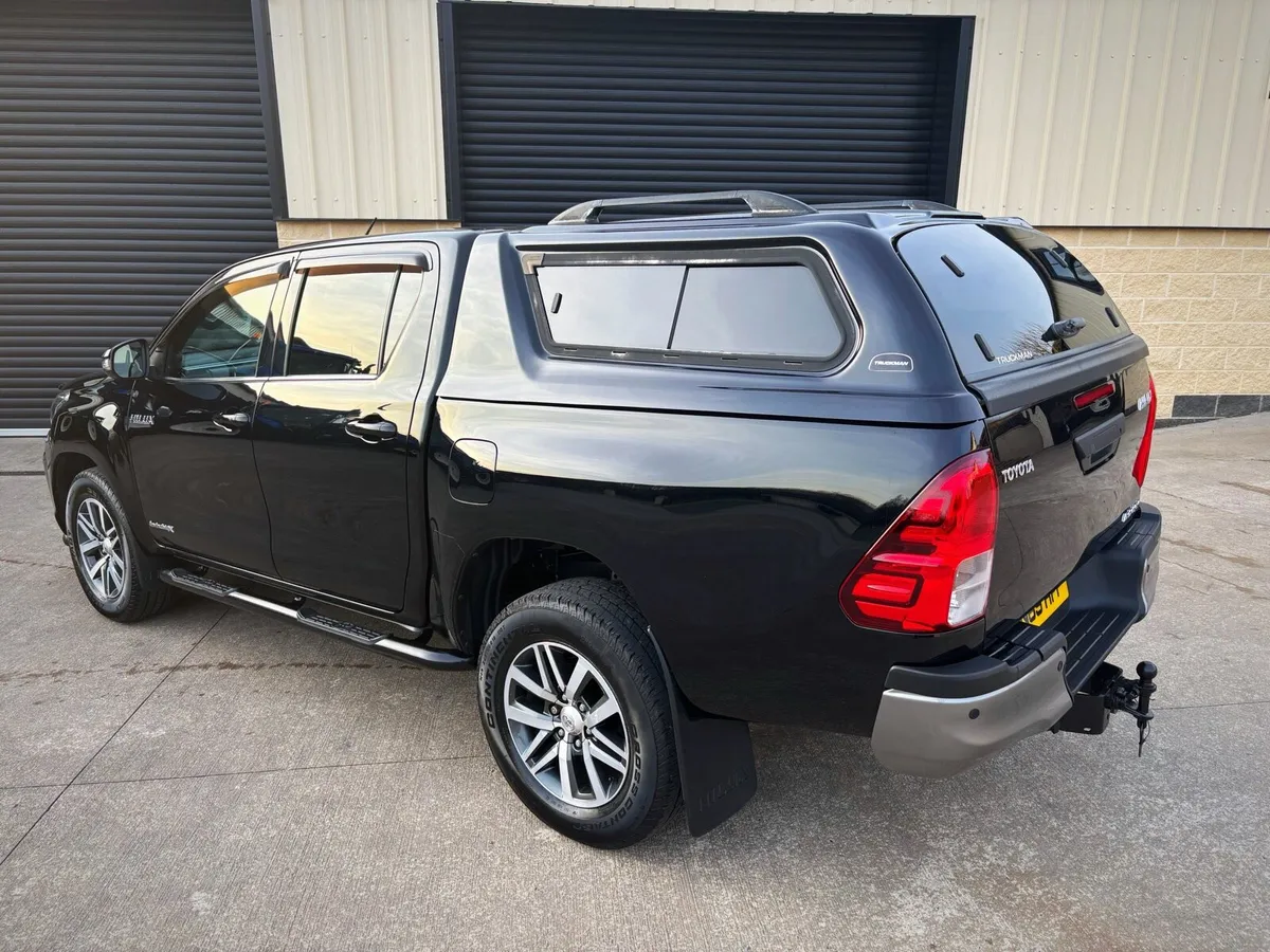 LATE 2019 TOYOTA HILUX 2.4 D4D INVINCIBLE X AUTO - Image 3