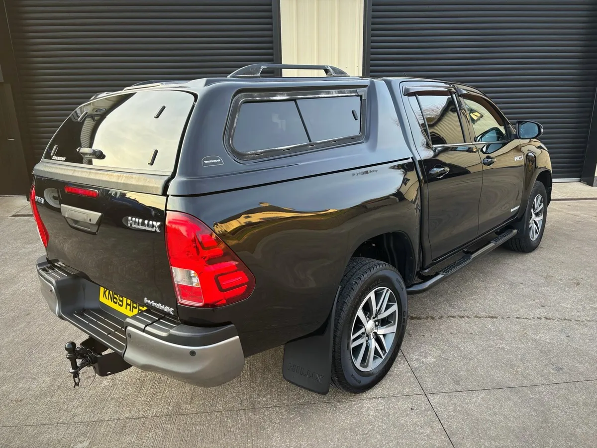 LATE 2019 TOYOTA HILUX 2.4 D4D INVINCIBLE X AUTO - Image 4