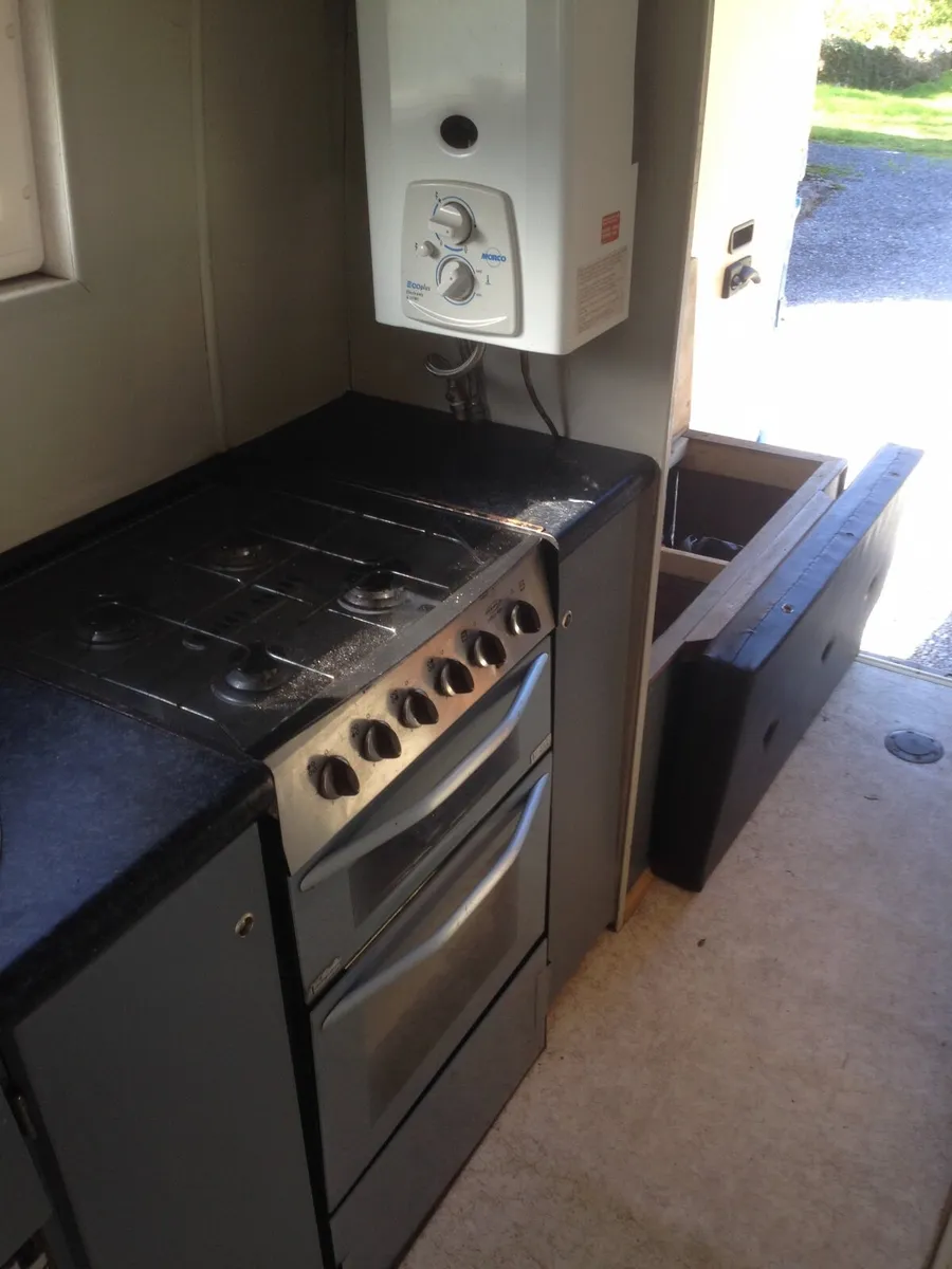 CAMPER VAN - Image 2