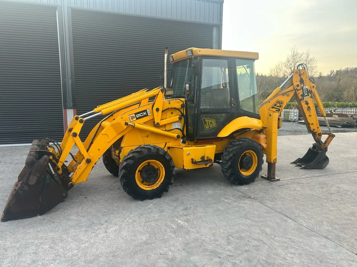 Jcb 2cx street master - Image 1
