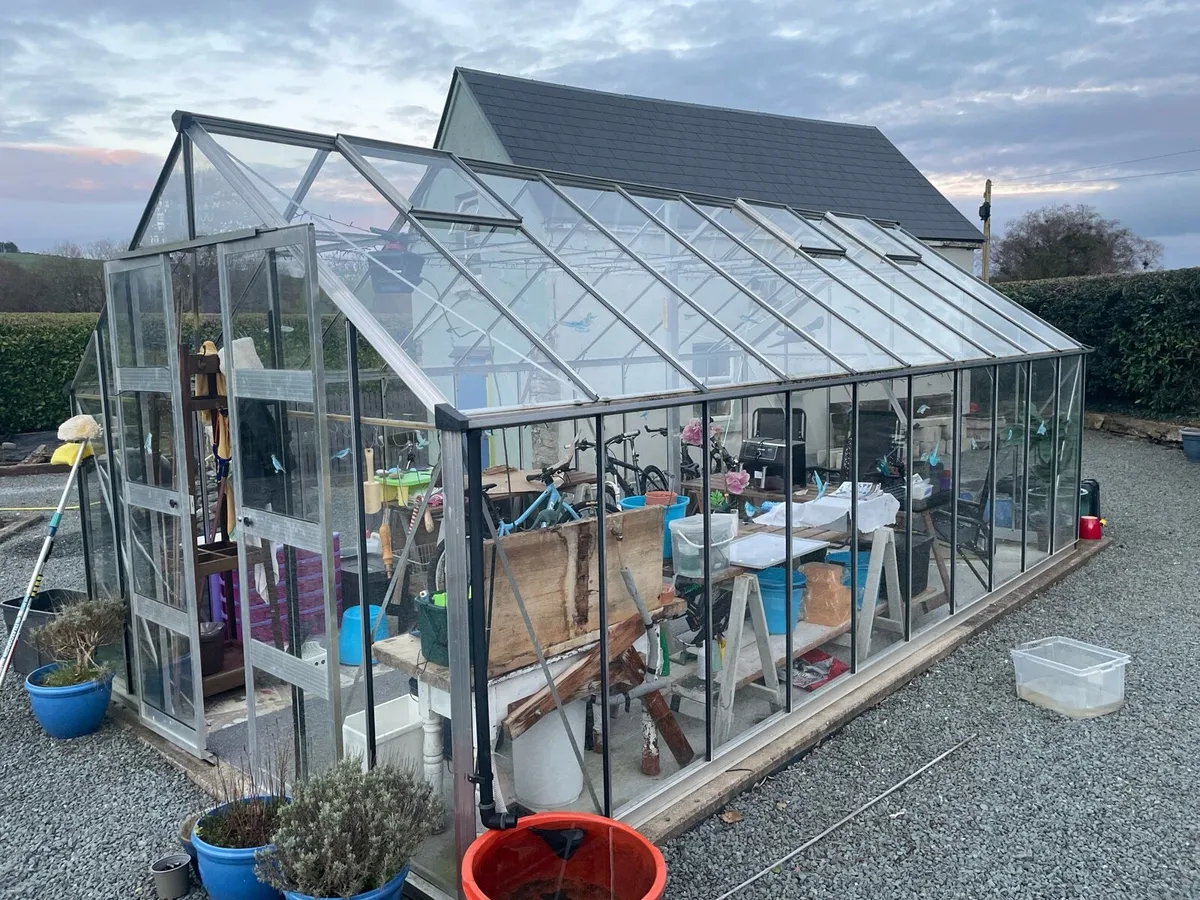 Glass house / Green house - Image 1