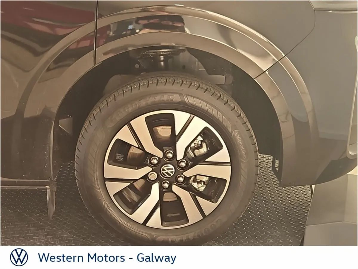 Volkswagen Transporter Trendline Plus LWB 150HP. A - Image 4