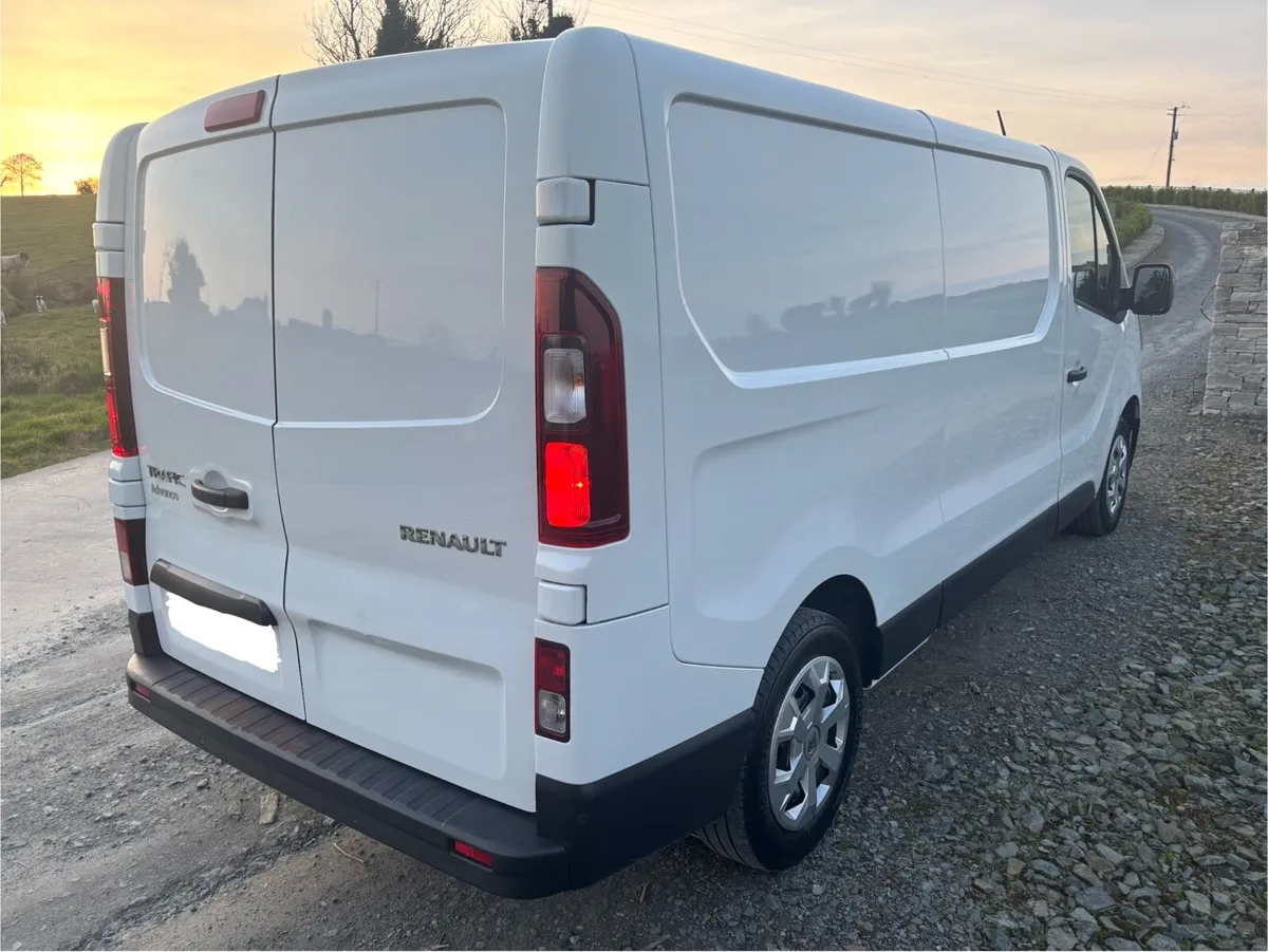 232 Renault Trafic - Image 3