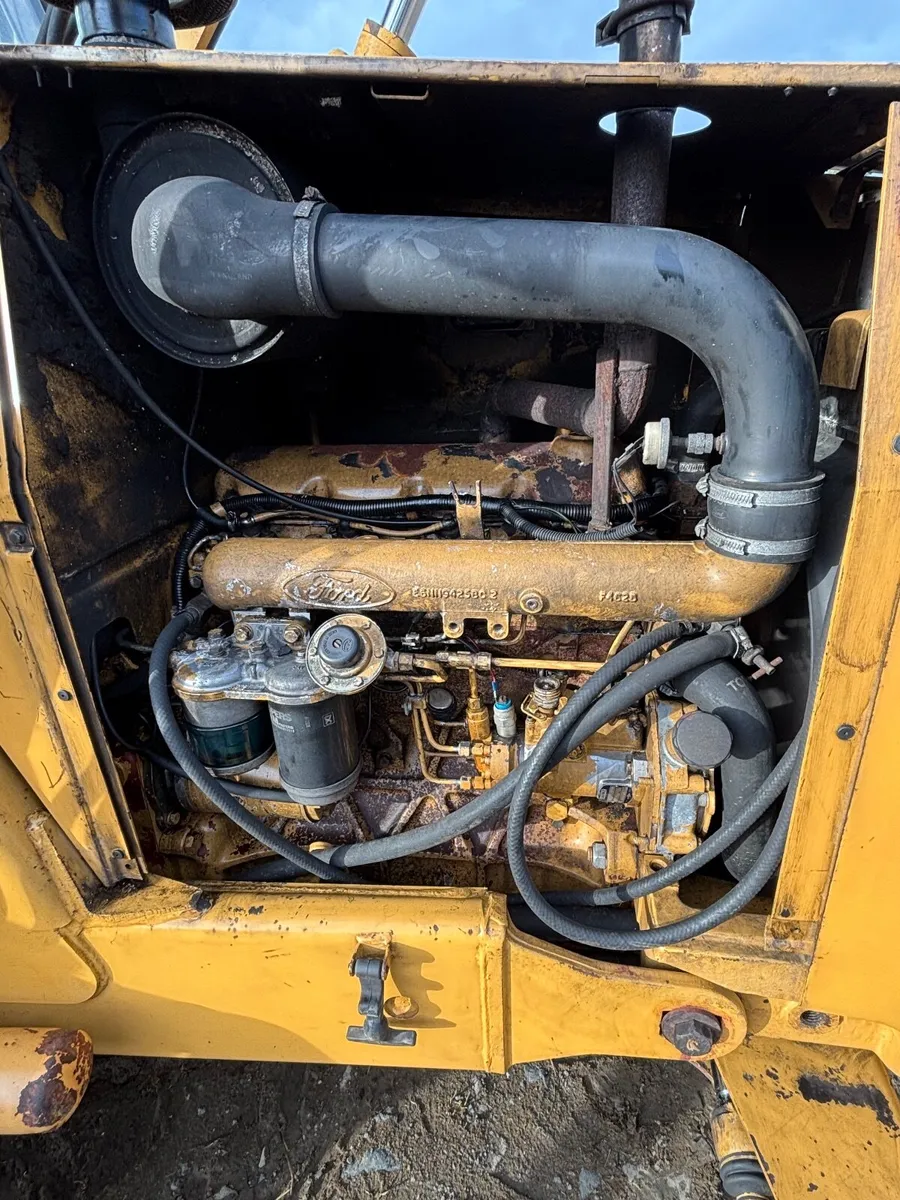 Back Hoe Digger - Image 3