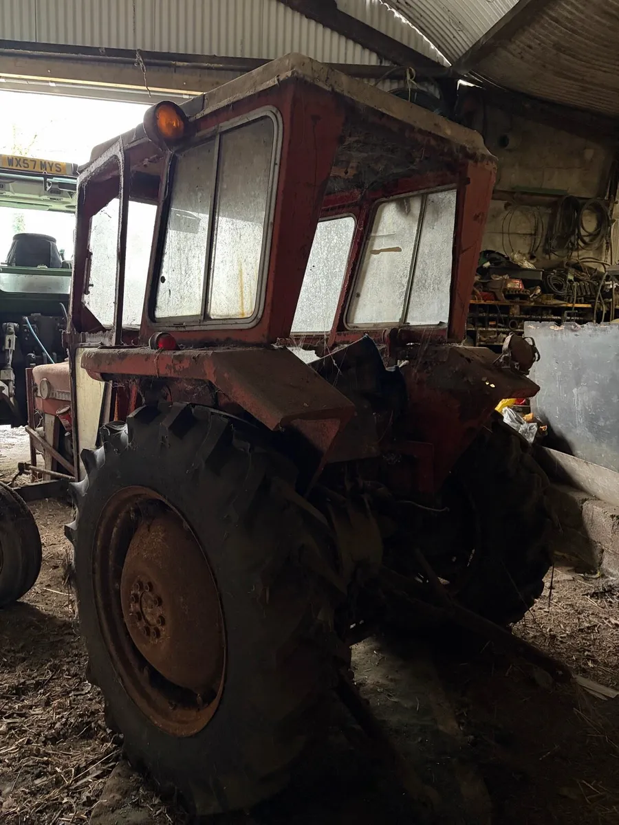 Massey 135 - Image 2