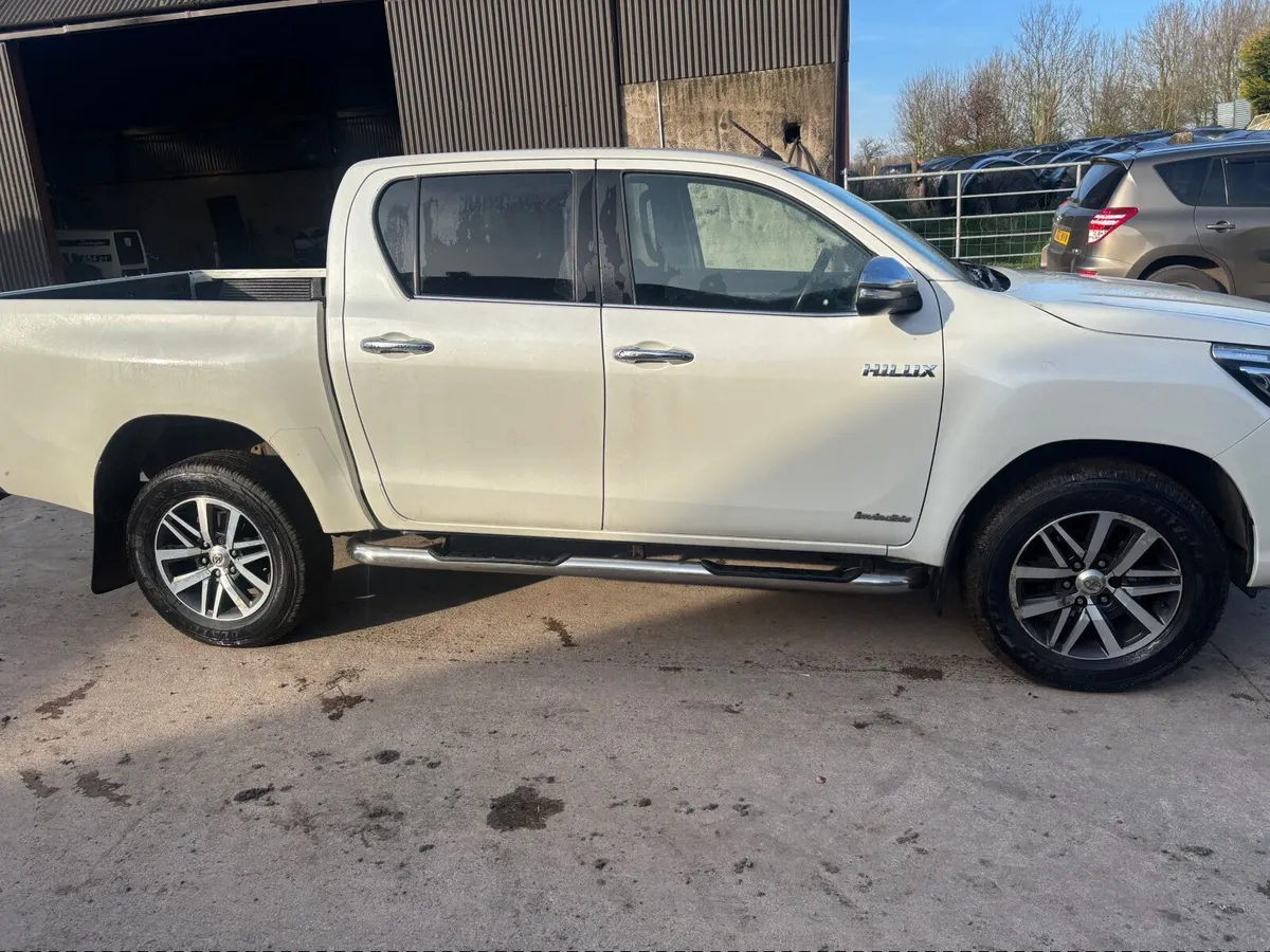 Toyota Hilux 2017 - Image 3