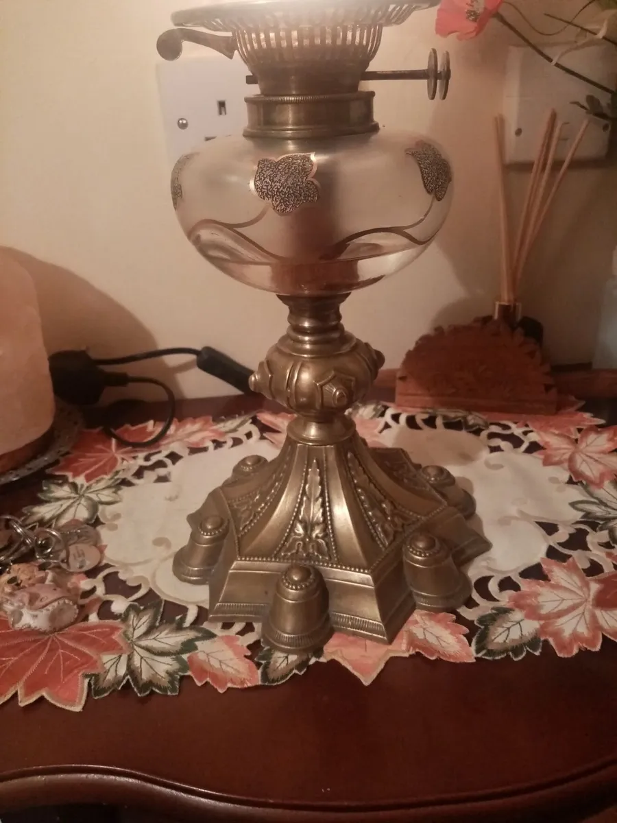 Victorian Oil Lamp - Image 3