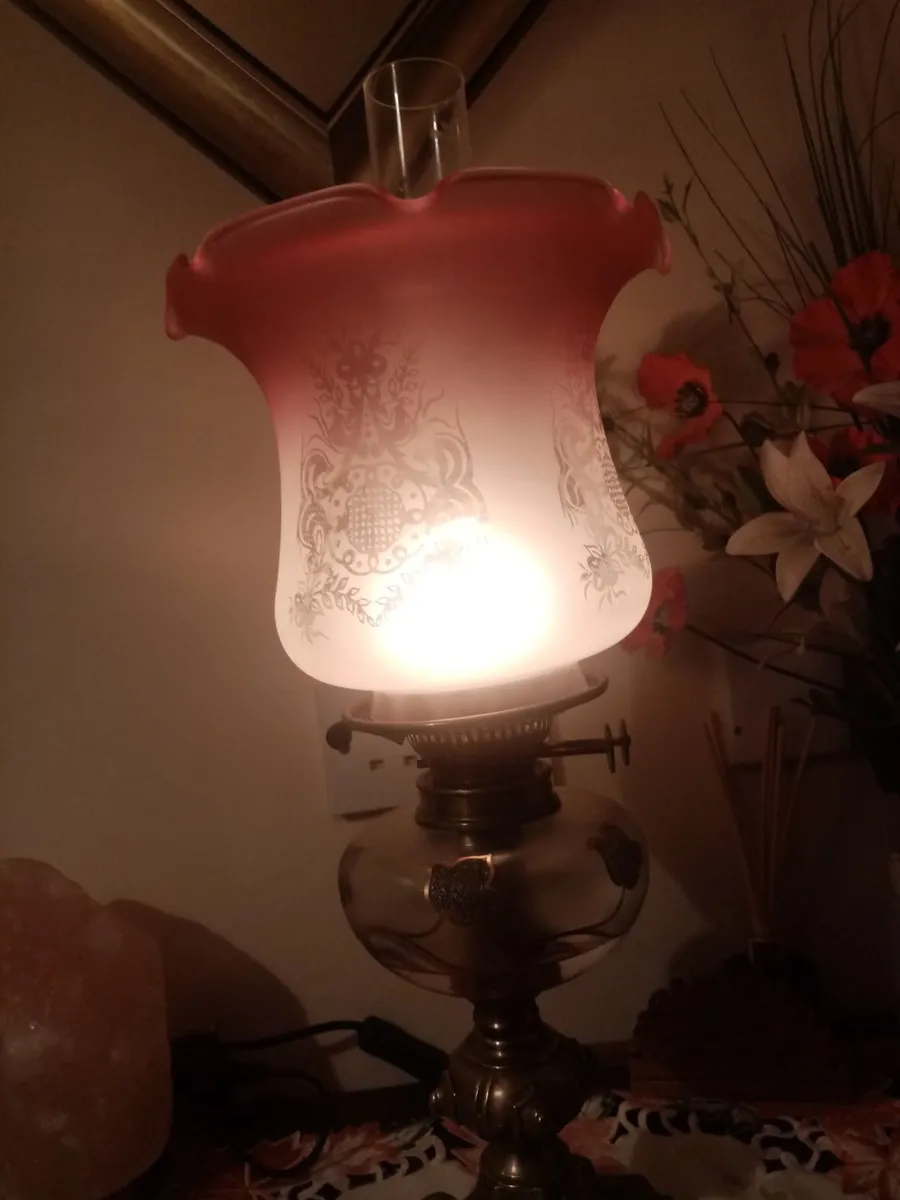 Victorian Oil Lamp - Image 4