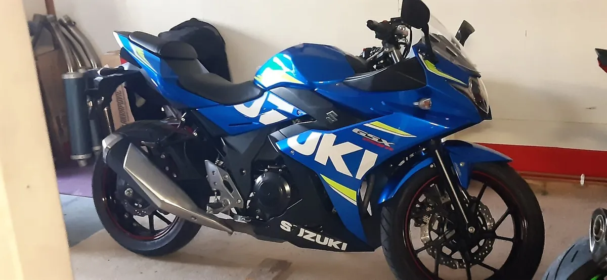 Suzuki GSX250R - Image 1