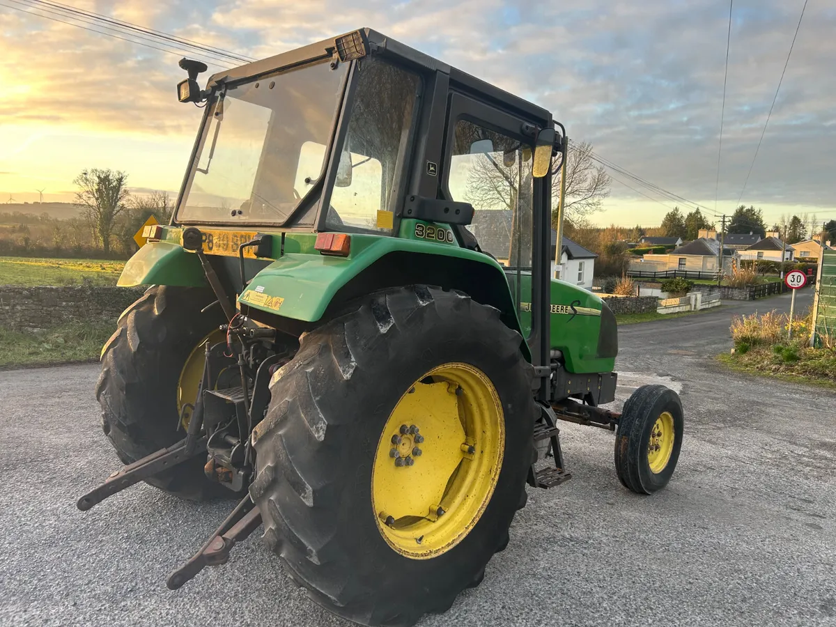 1996 John Deere 3200 2wd - Image 3