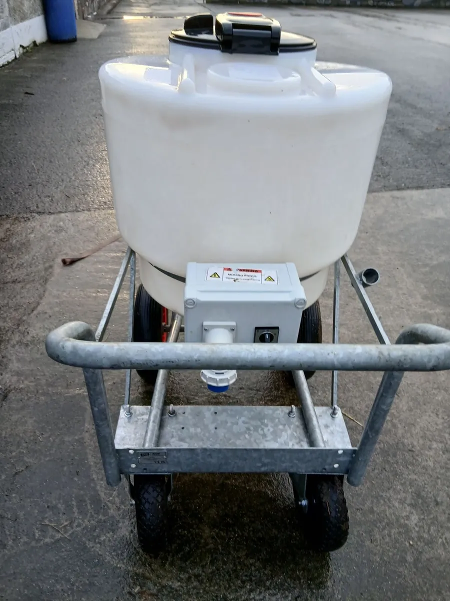 Milk feeder cart - Image 1