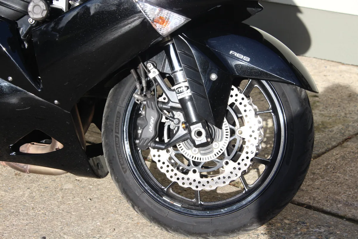 2010 Kawasaki ZZR1400 - Image 3