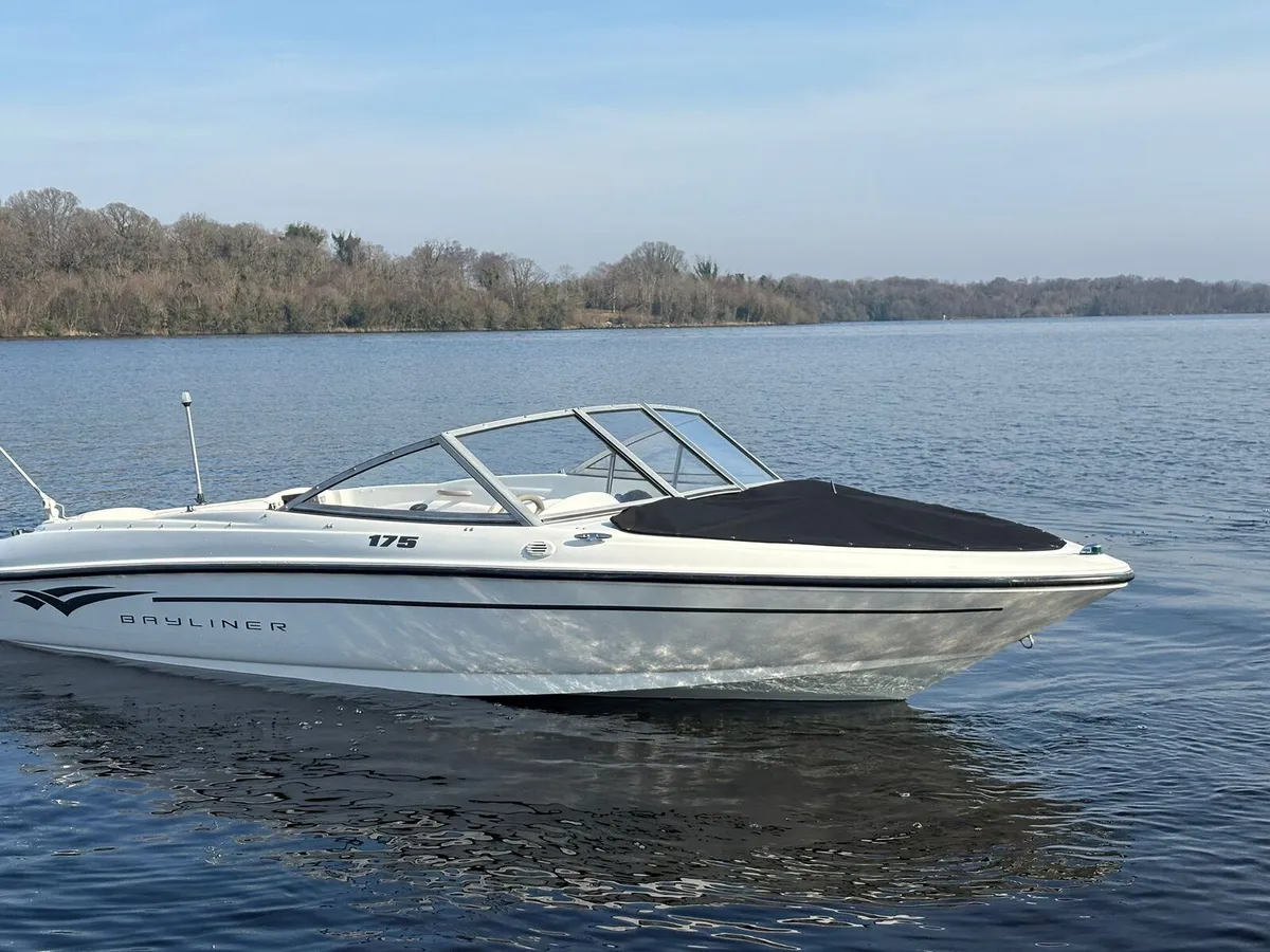 Bayliner 175 bowrider speedboat - Image 1