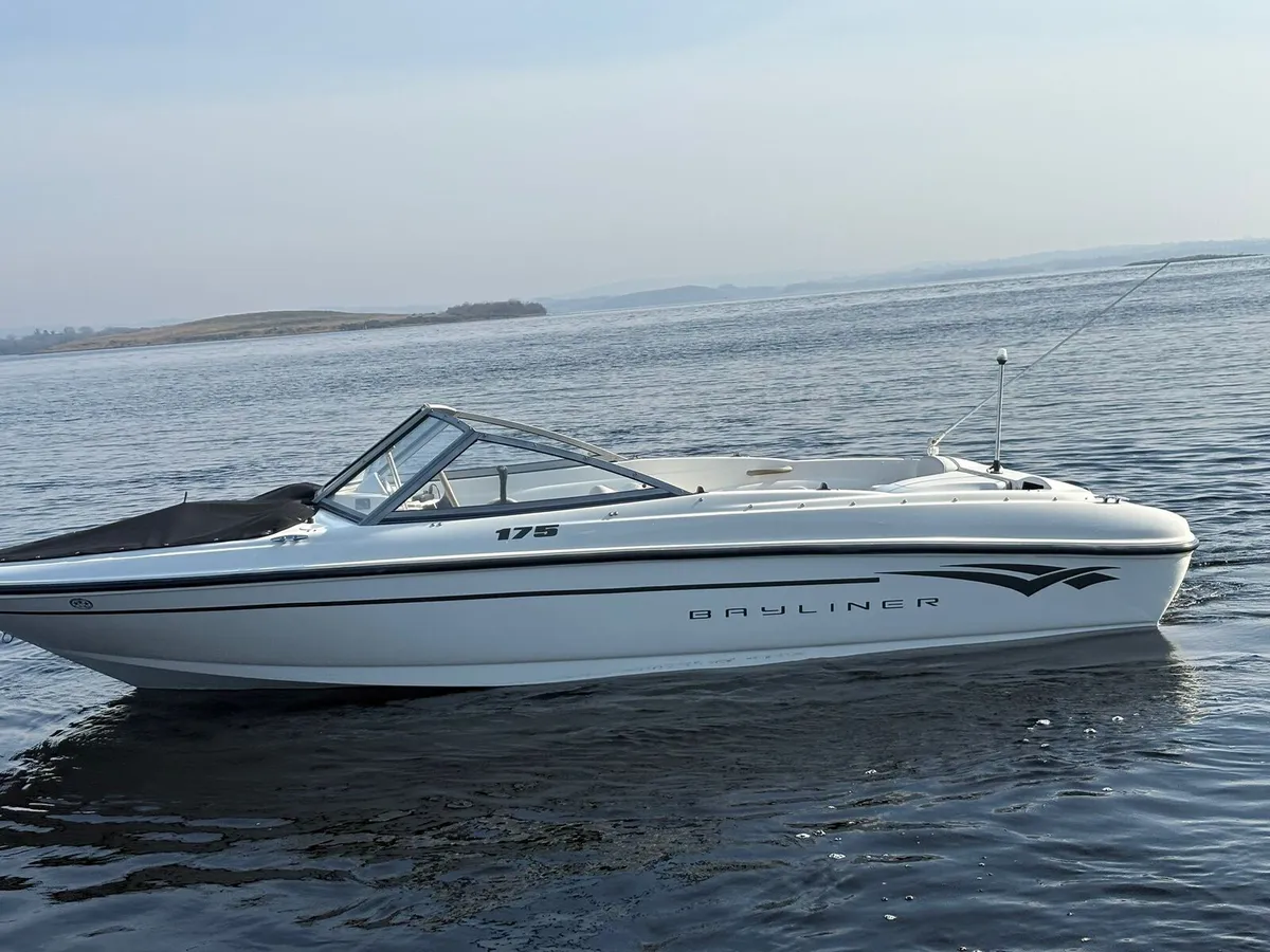 Bayliner 175 bowrider speedboat - Image 2