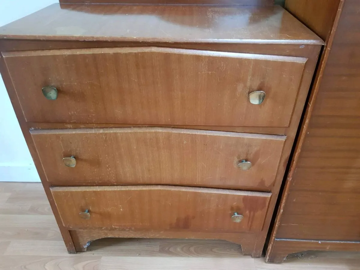 Wardrobe Chest Drawers & Dressing Table - Image 2