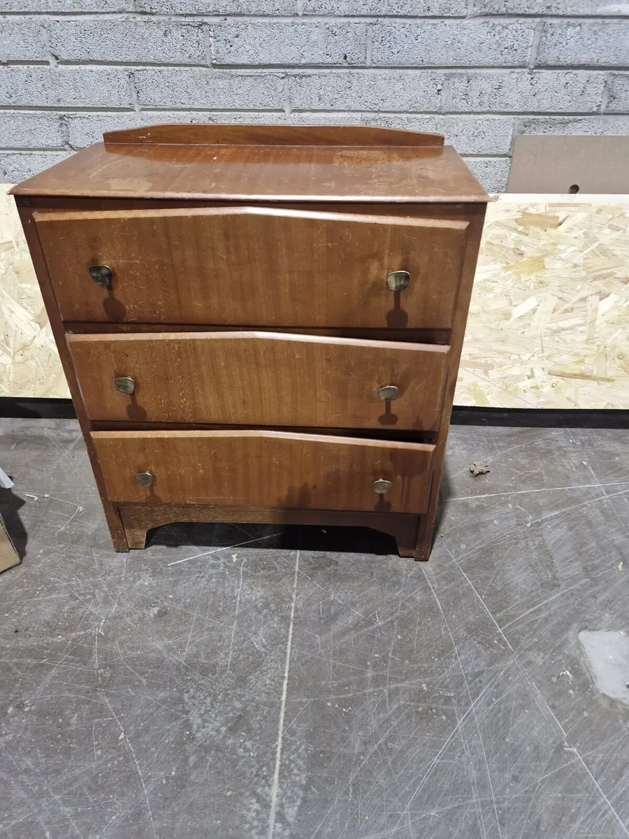 Wardrobe Chest Drawers & Dressing Table - Image 3