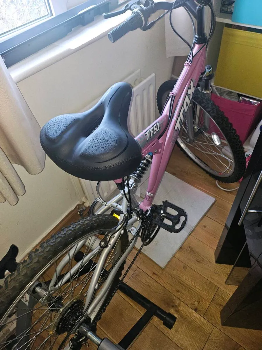 Apollo Trax TFS1 pink mountain bike - Image 1