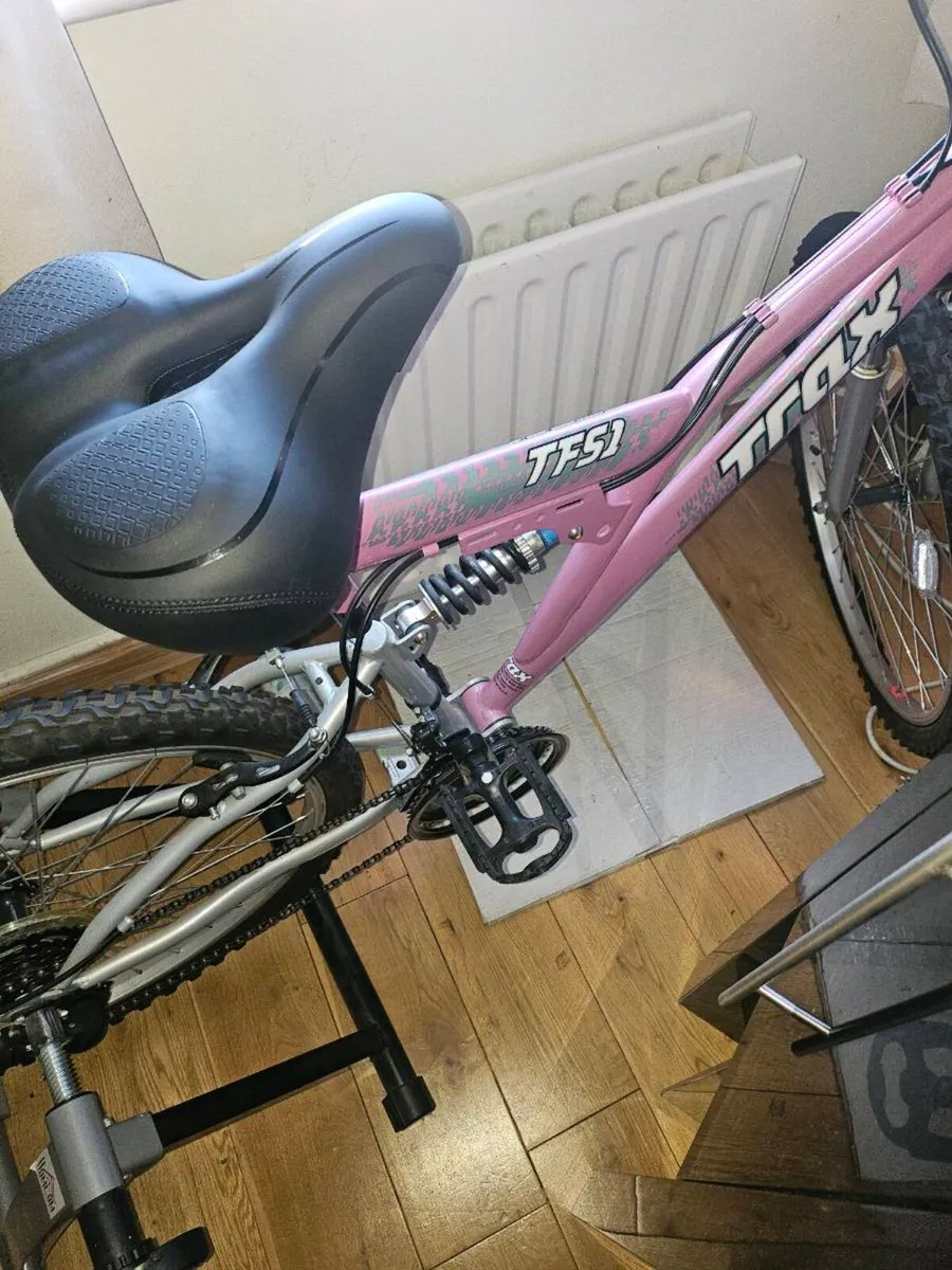 Apollo Trax TFS1 pink mountain bike - Image 2