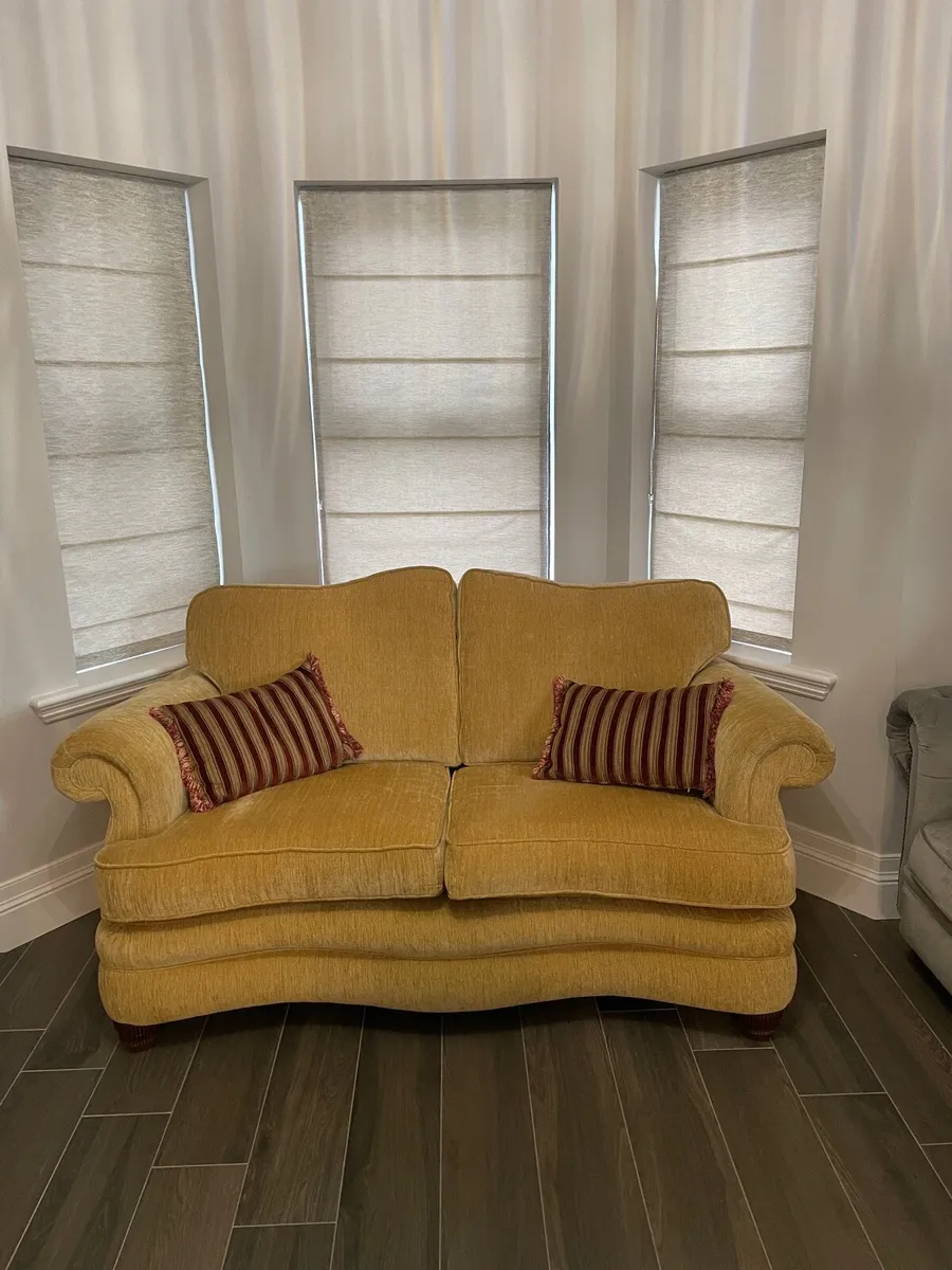 3 piece suite + solid oak tv stand - Image 4