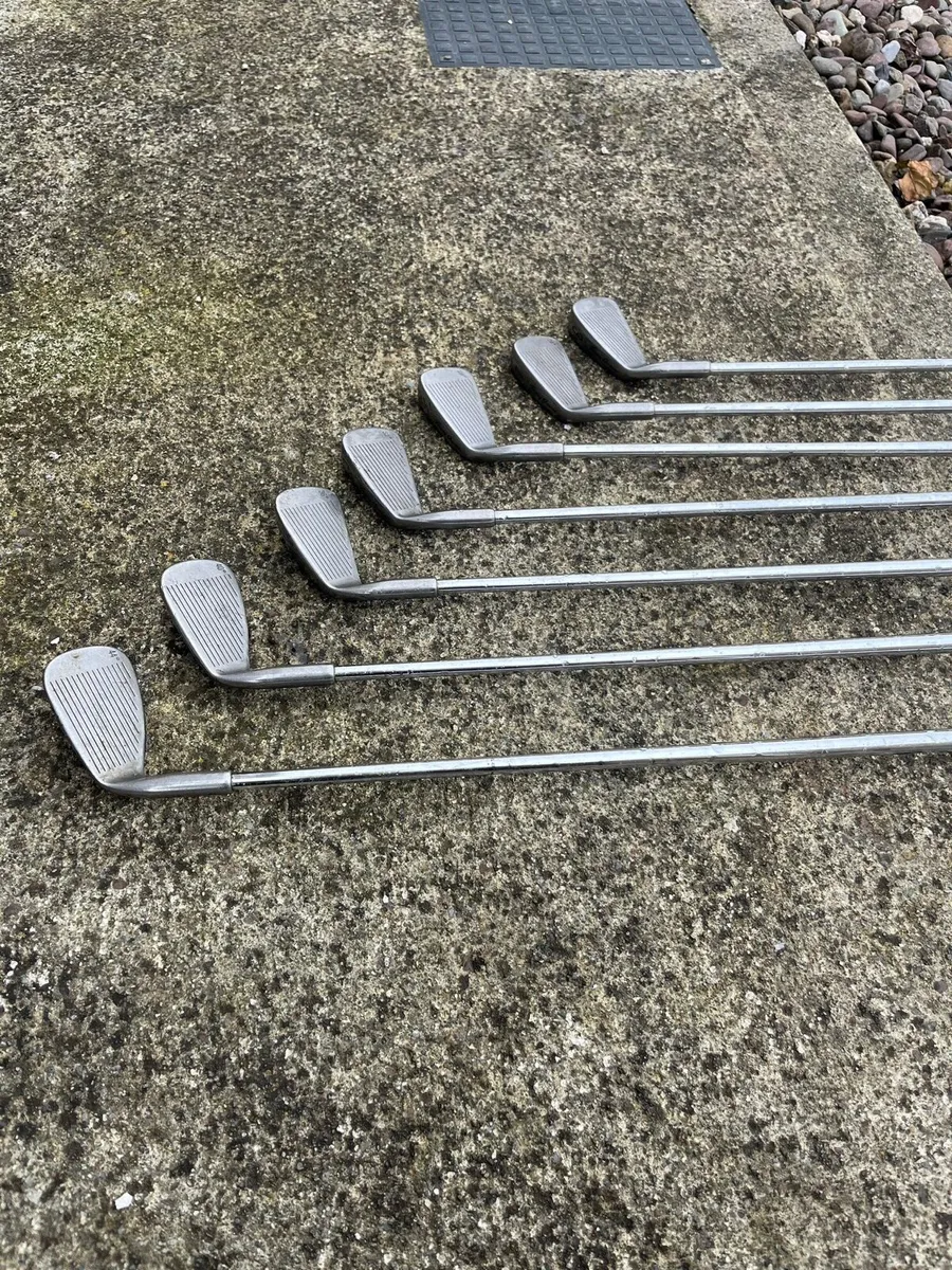 Golf iron set - Image 1