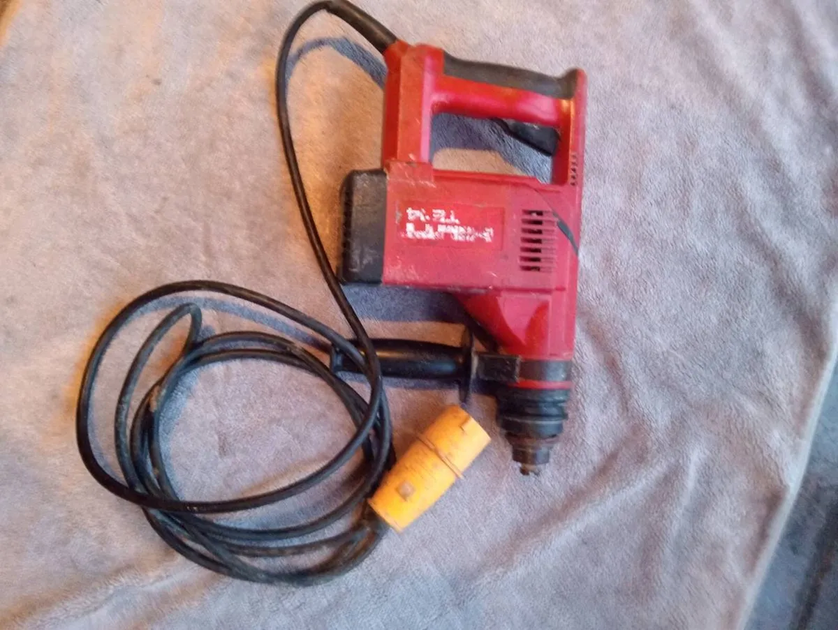 Hilti T14 110v Rotary hammer drill - Image 1