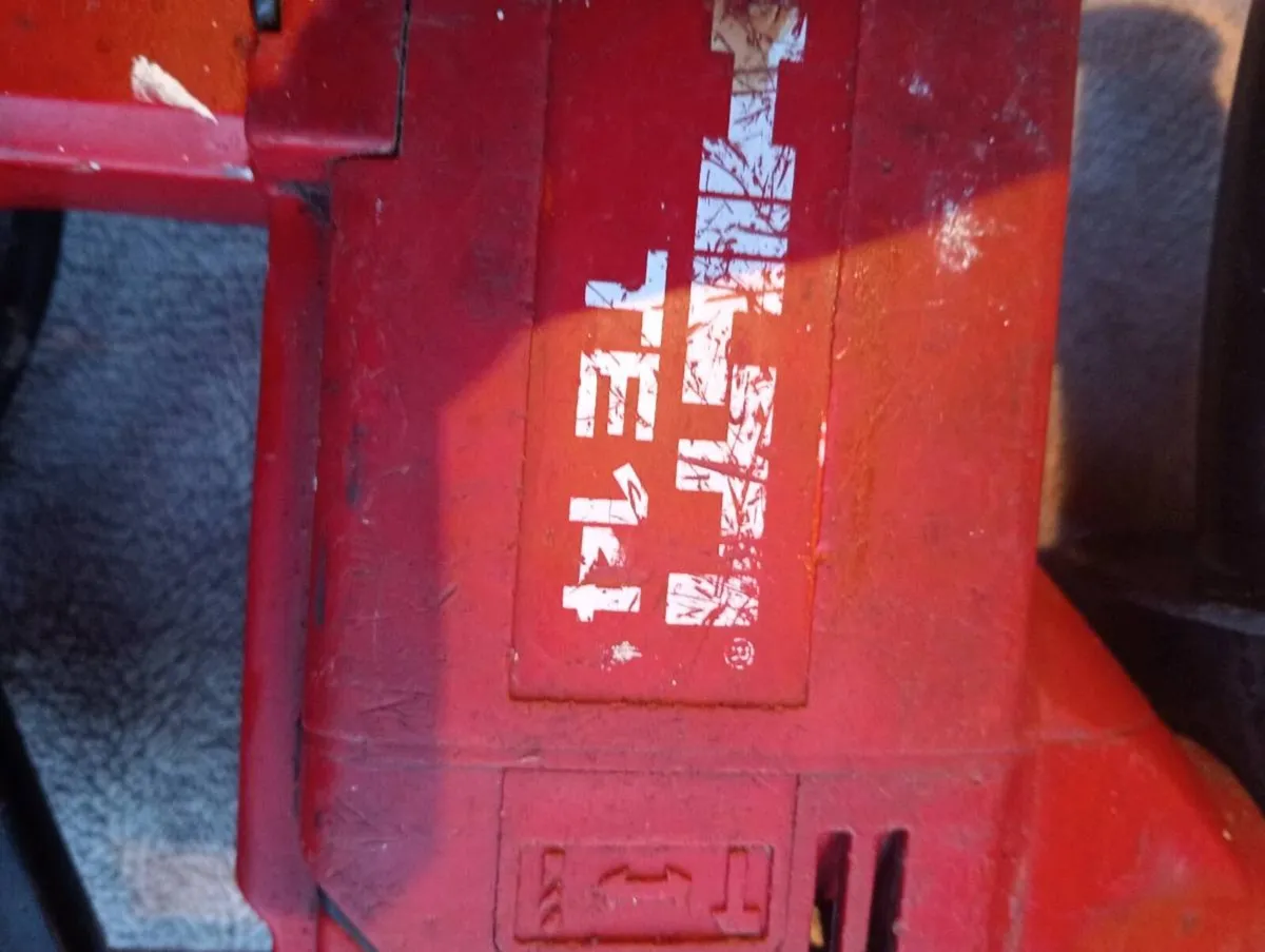 Hilti T14 110v Rotary hammer drill - Image 2