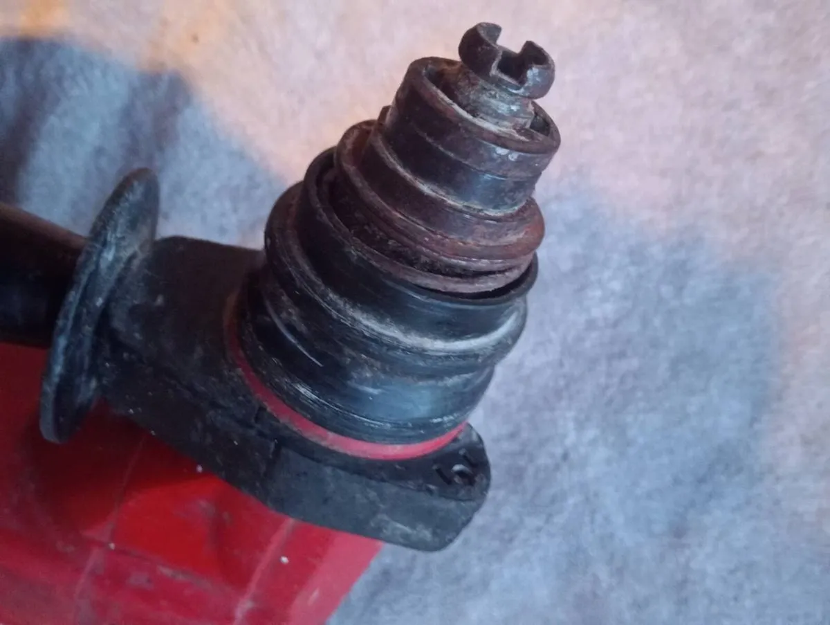 Hilti T14 110v Rotary hammer drill - Image 4