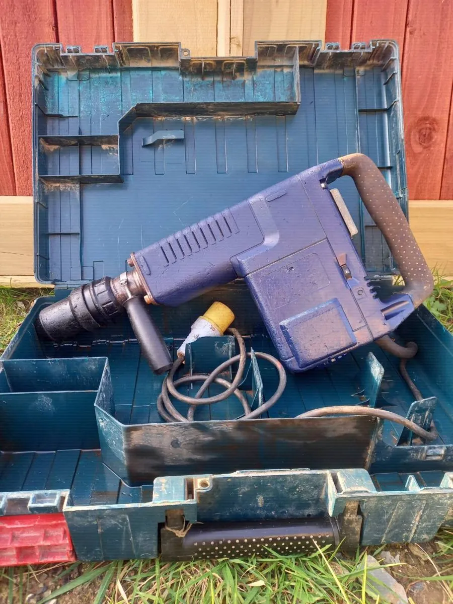 Bosch SDS Max Concrete Breaker - Image 3