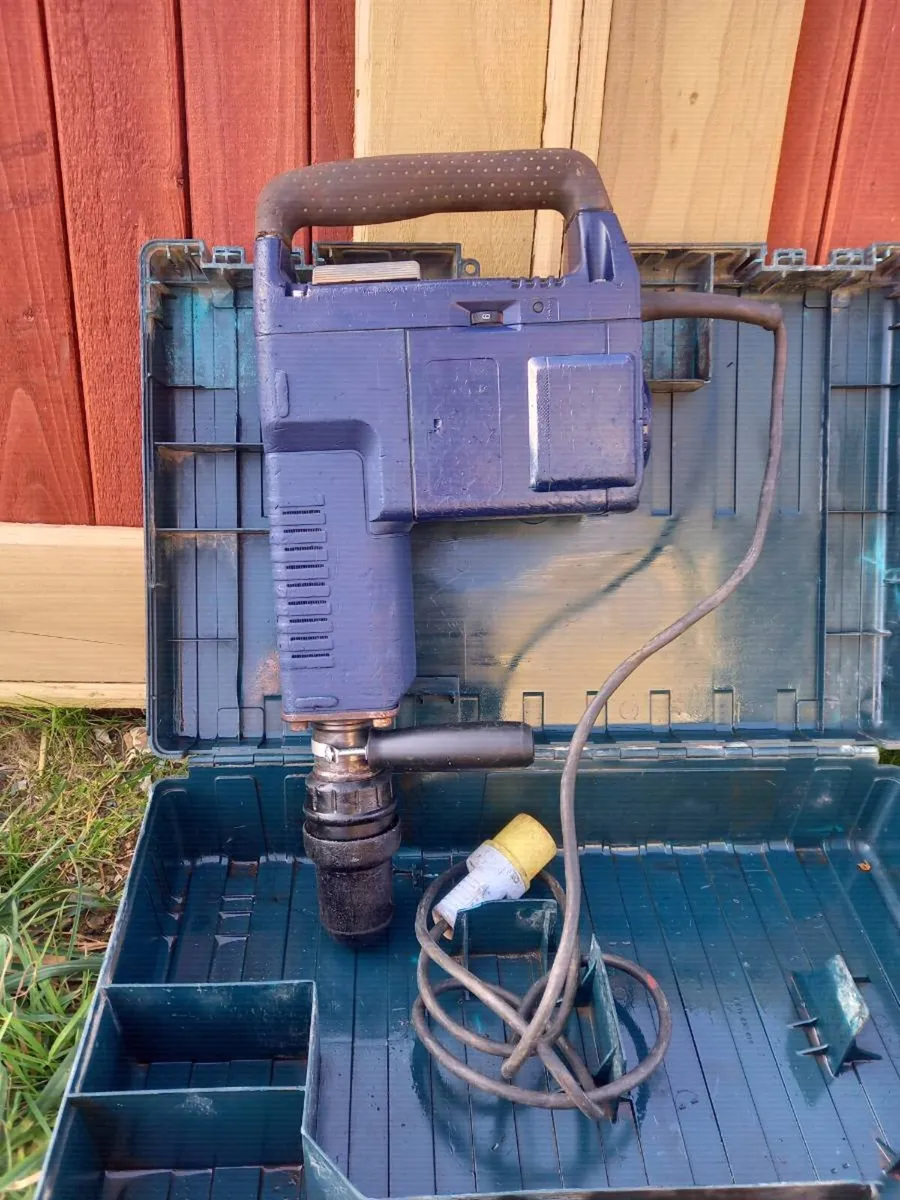 Bosch SDS Max Concrete Breaker - Image 4