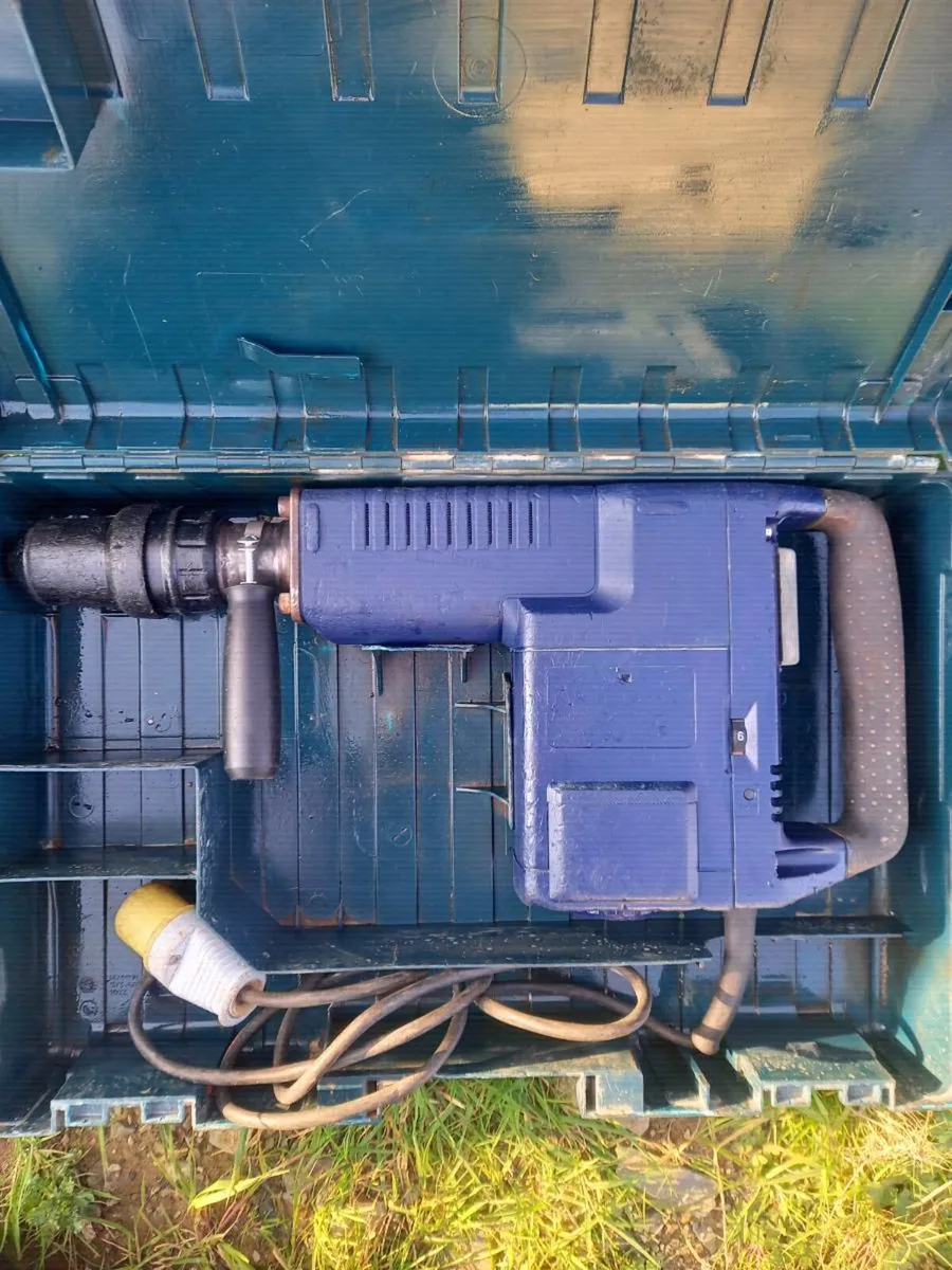 Bosch SDS Max Concrete Breaker - Image 1